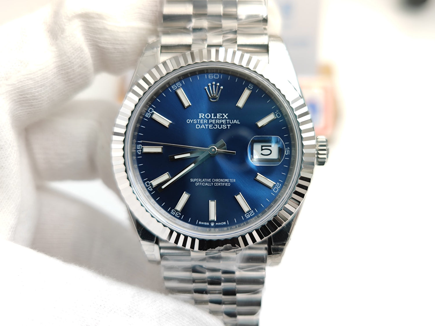 Watch precision detail